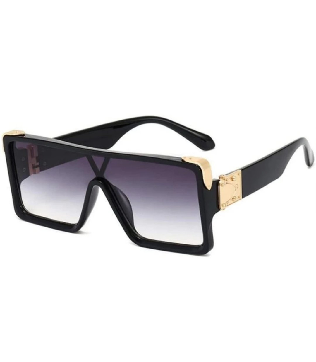₹375 | PIRASO Retro Square Black Sunglasses (86% OFF) 🕶️