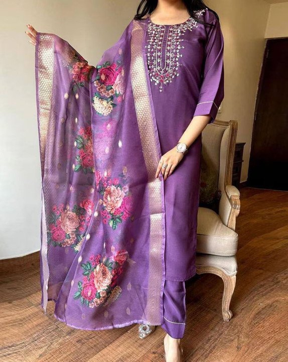 Lensya Embellished Anarkali Kurta Set for Festive Ethnic Dressing