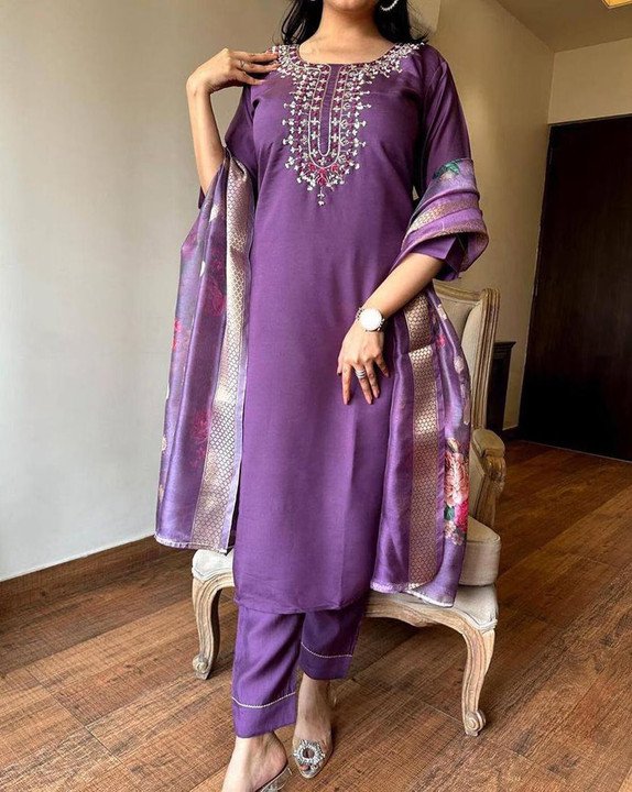 Lensya Embellished Anarkali Kurta Set for Festive Ethnic Dressing