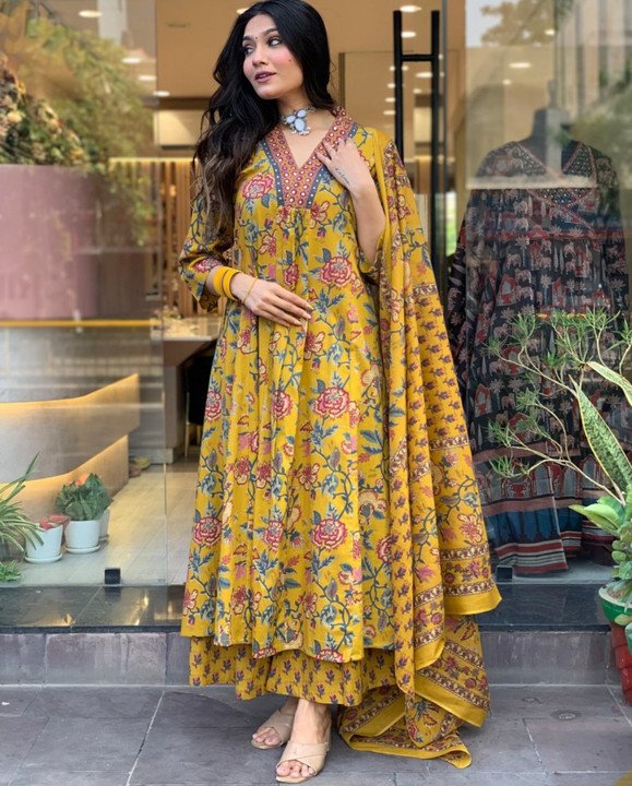Oumad Printed Kurta Palazzo Set for Relaxed Festive Ethnic Styling