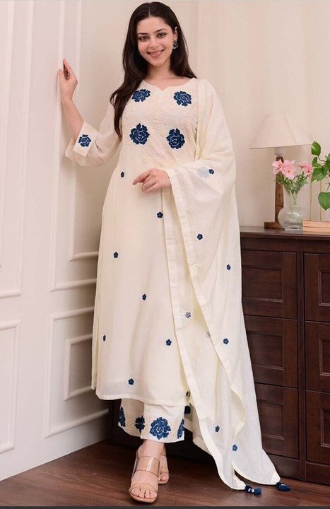 Srapo Kurti Pant Dupatta Set for Elegant Everyday Festive Styling