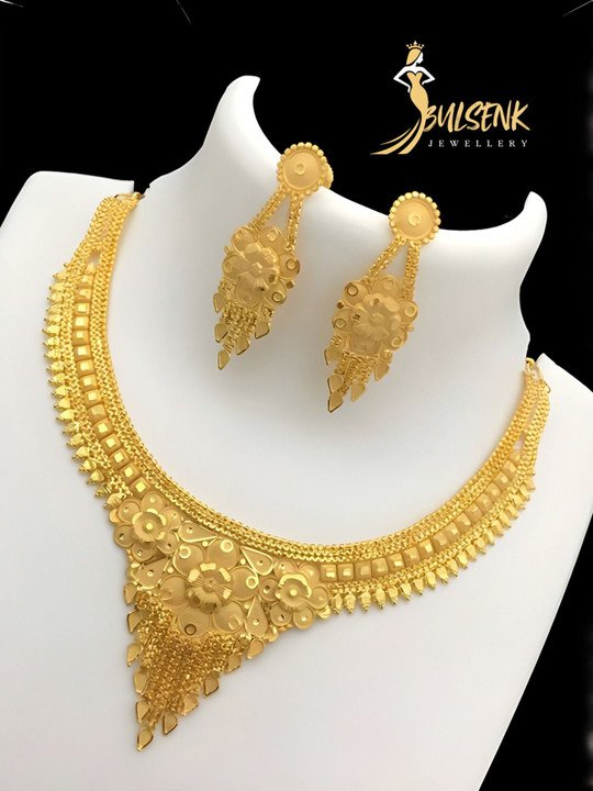 Bulsenk Gold Jewellery Set for Festive Women Ethnic Fashion Looks