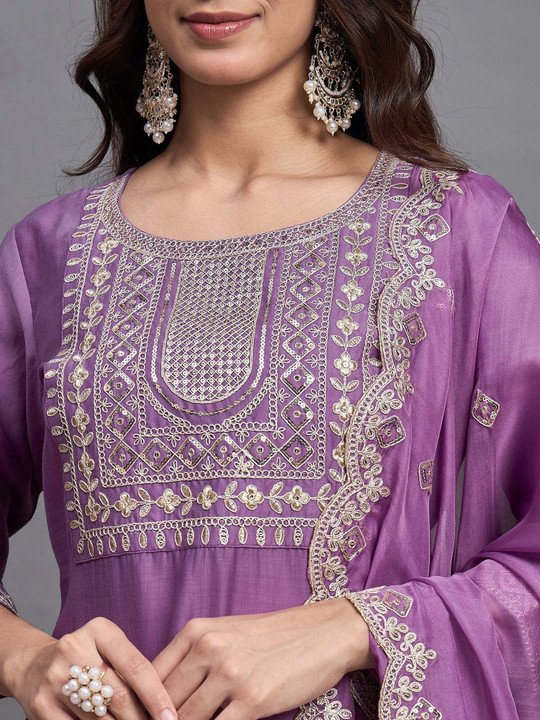 Dharm Creation Embroidered Kurta Set at ₹567 for Festive Style