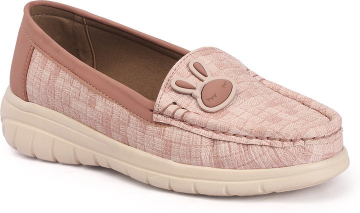 Denill Women Flats at ₹810 | Stylish Casual &amp; Ethnic Wear Sandals