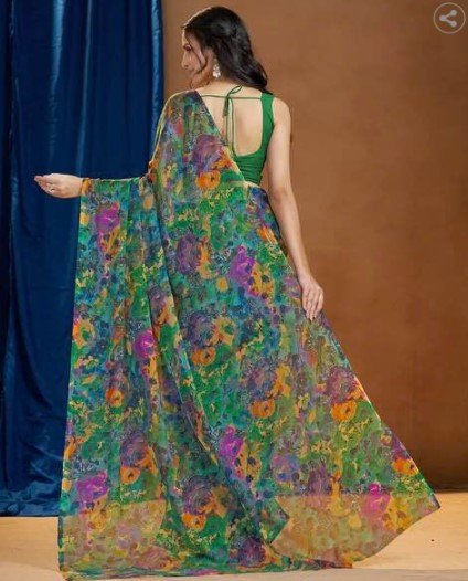 ₹785 GARDEN VARELI Women Printed Traditional Saree in Green