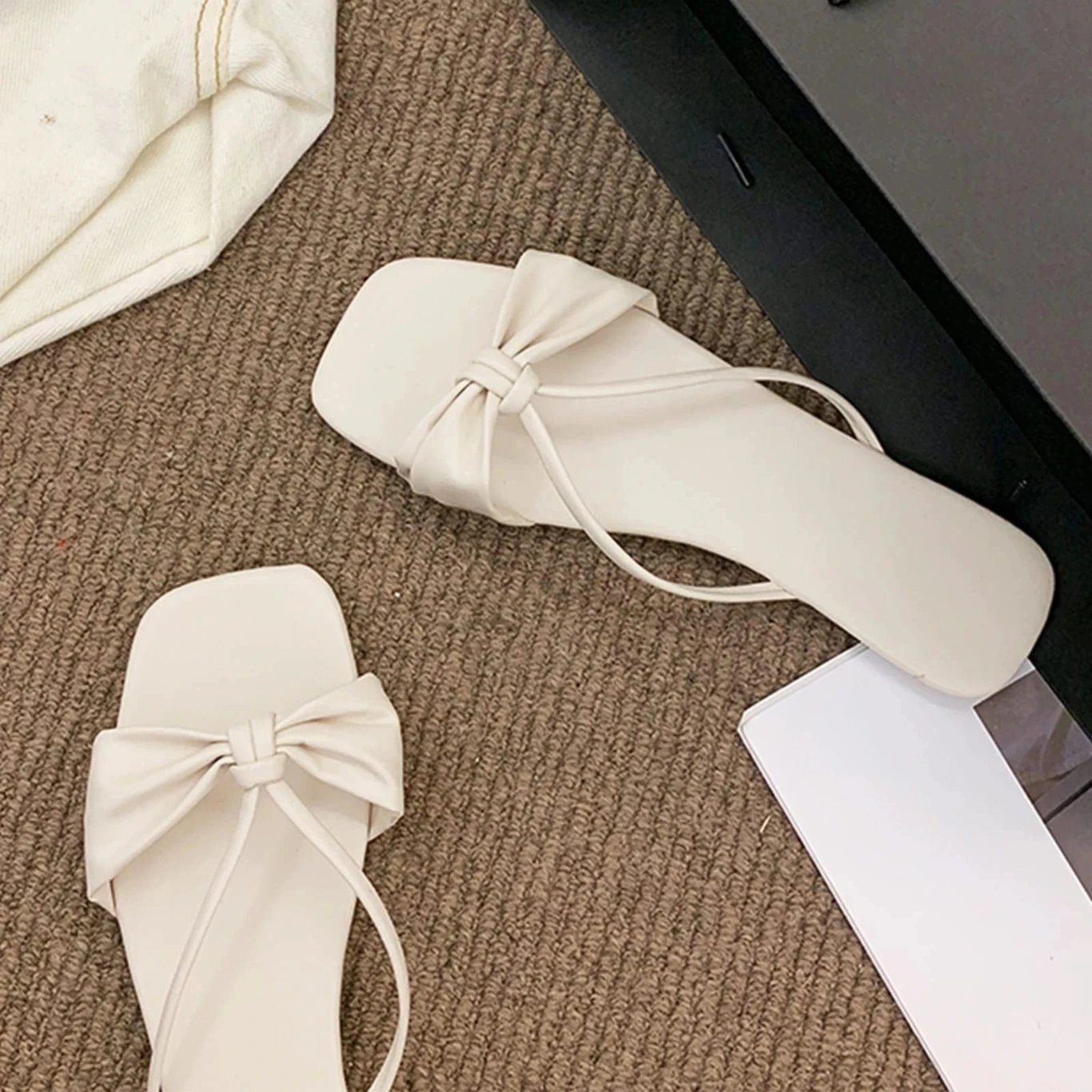 ₹165 zadzed Women Flats Sandal in Off White for Everyday Style